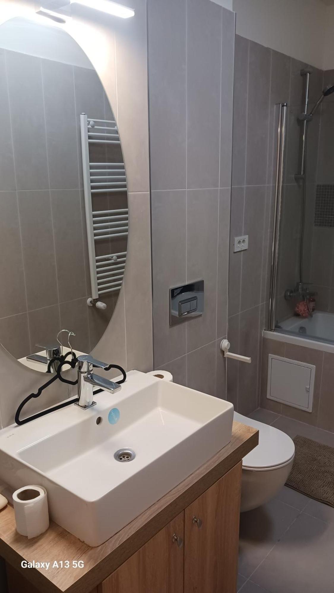 Trio Maria Apartamento Otopeni Exterior foto
