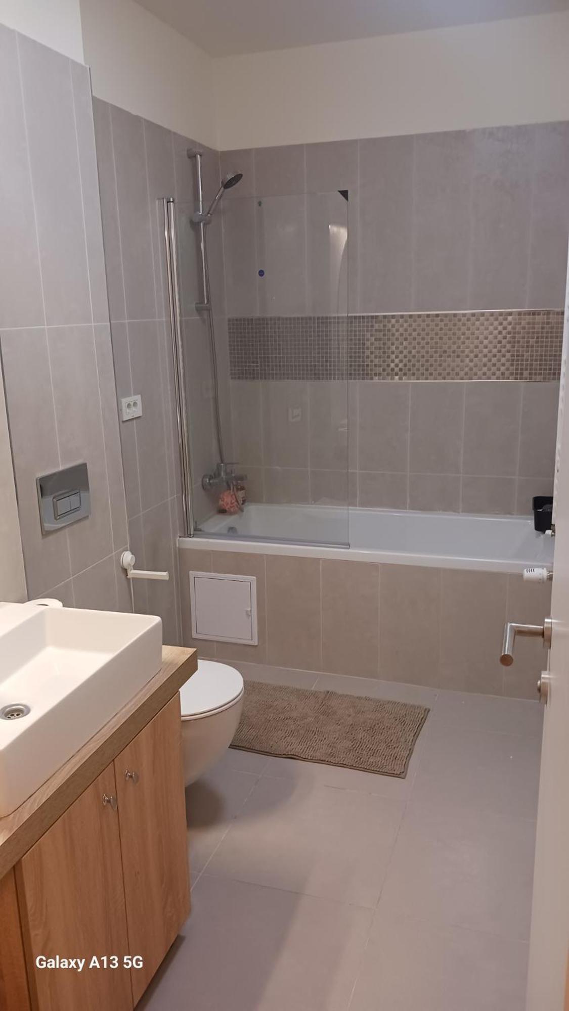 Trio Maria Apartamento Otopeni Exterior foto